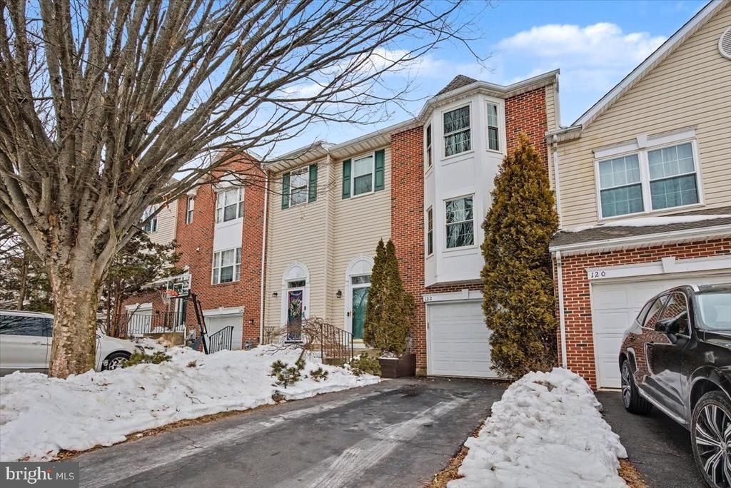 122 Hunt Club Drive, Collegeville, PA 19426 Main Photo