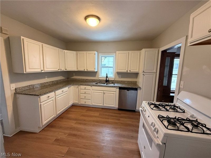 10201 Robinson Avenue, Garfield Heights, OH 44125 Photo 2