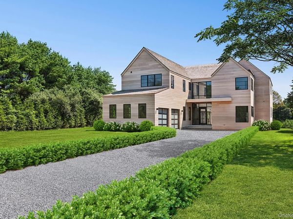 50 Tuckahoe Lane, Southampton, NY 11968