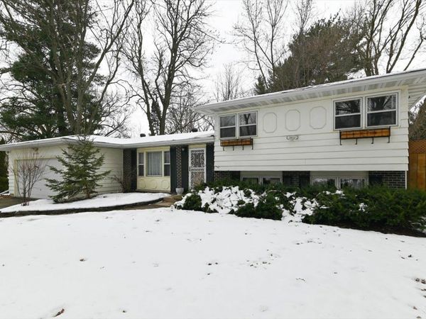 2102 Manor Green Drive, Madison, WI 53711