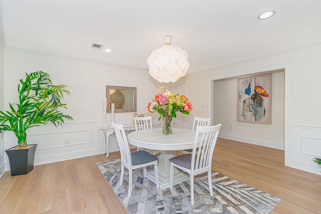 1430 Bay Tree Ln.  Photo 10