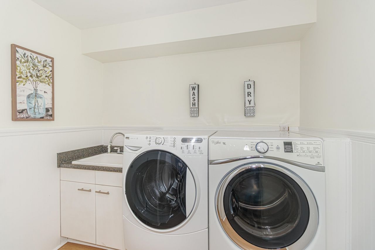 1430 Bay Tree Ln.  Photo 32