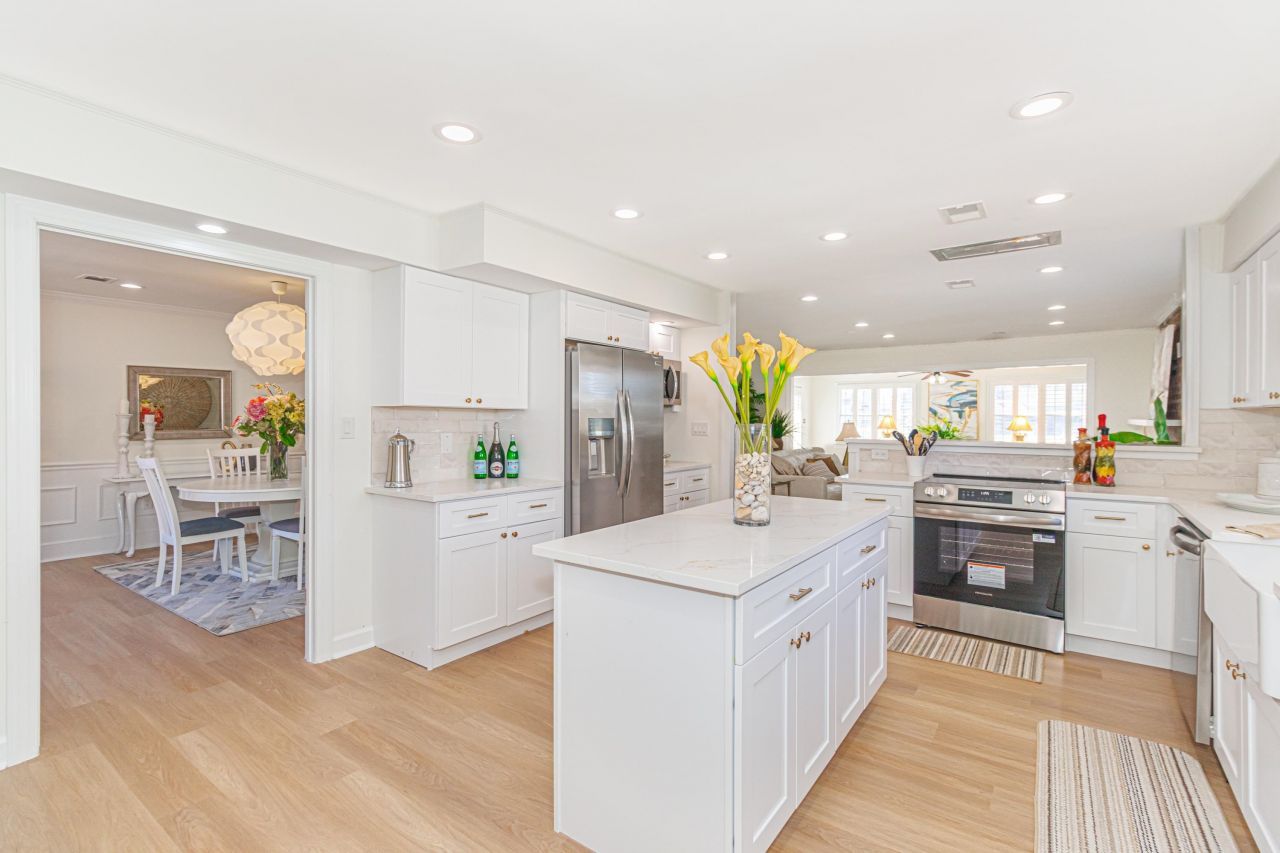 1430 Bay Tree Ln.  Photo 7