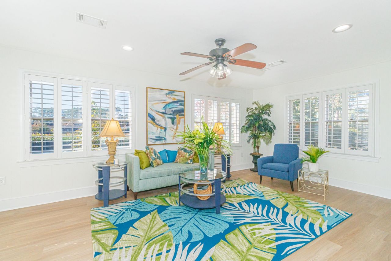 1430 Bay Tree Ln.  Photo 9