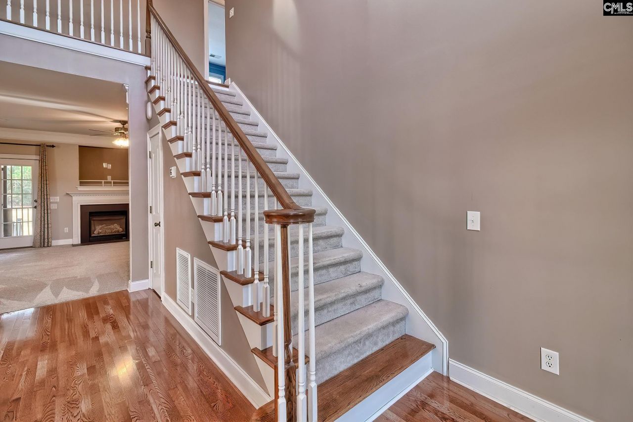 24 Clay Court Photo 10