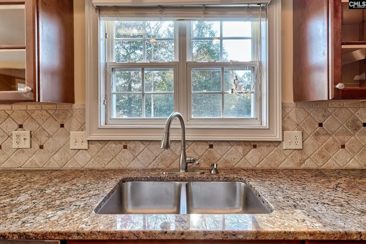 24 Clay Court Photo 22