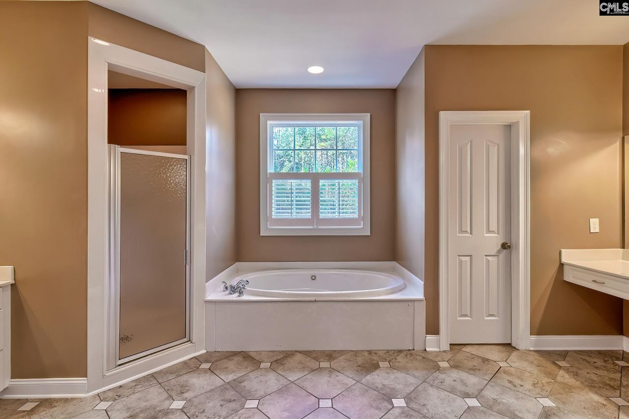 24 Clay Court Photo 35