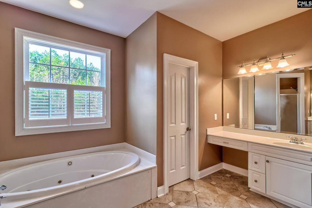 24 Clay Court Photo 37