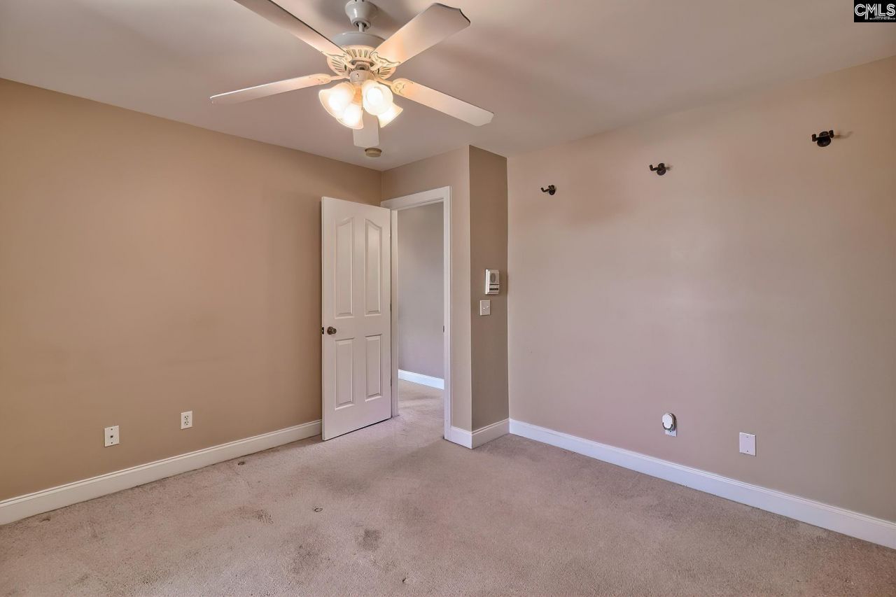 24 Clay Court Photo 40