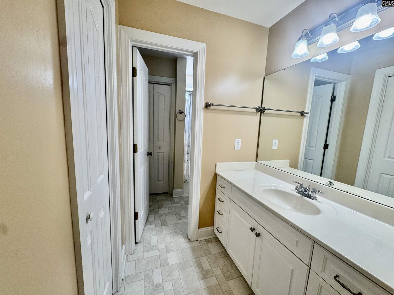 24 Clay Court Photo 53