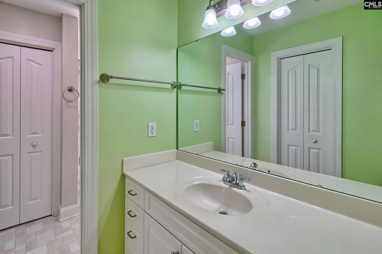 24 Clay Court Photo 53