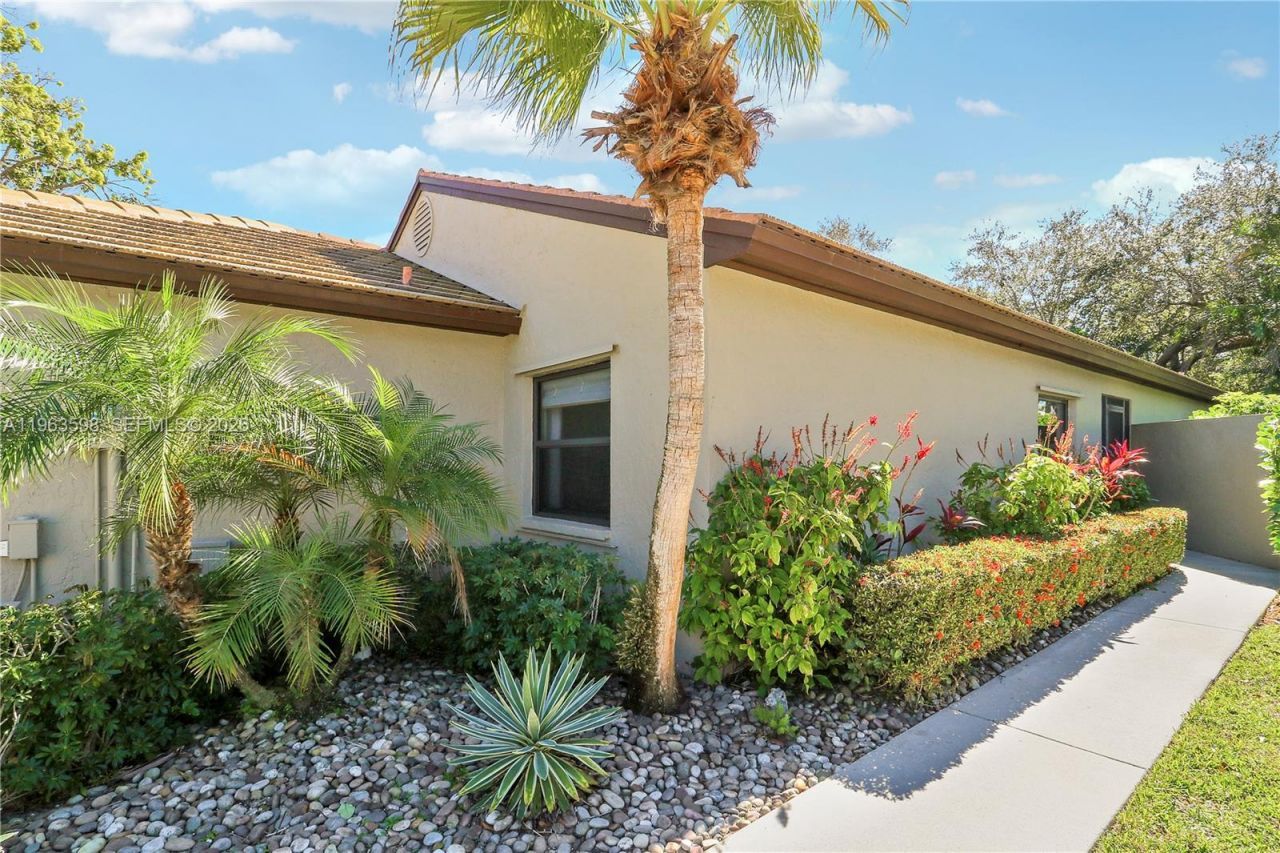 63 N Ironwood Way N , Palm Beach Gardens, FL 33418 Photo