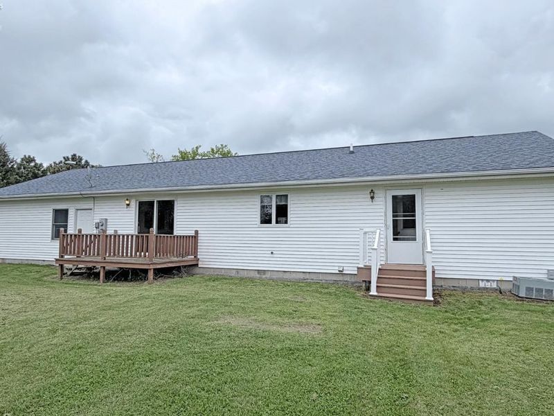410 Sweetvalley, Kelleys Island, OH 43438 Photo 11
