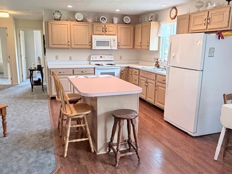 410 Sweetvalley, Kelleys Island, OH 43438 Photo 2