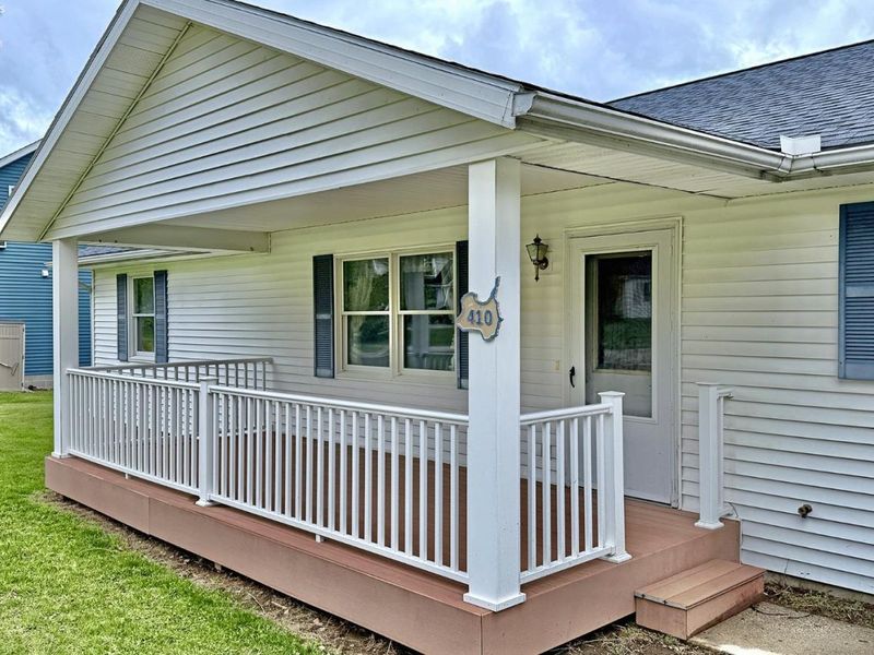 410 Sweetvalley, Kelleys Island, OH 43438 Photo 2
