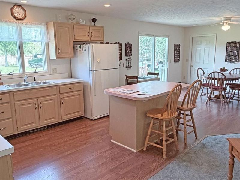 410 Sweetvalley, Kelleys Island, OH 43438 Photo 5
