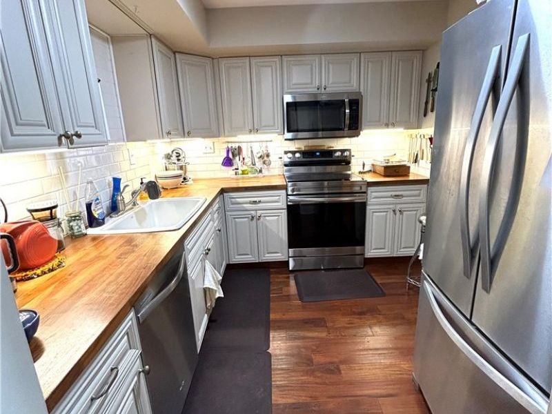 2924 Pease Drive, Unit 114, Rocky River, OH 44116 Photo 2