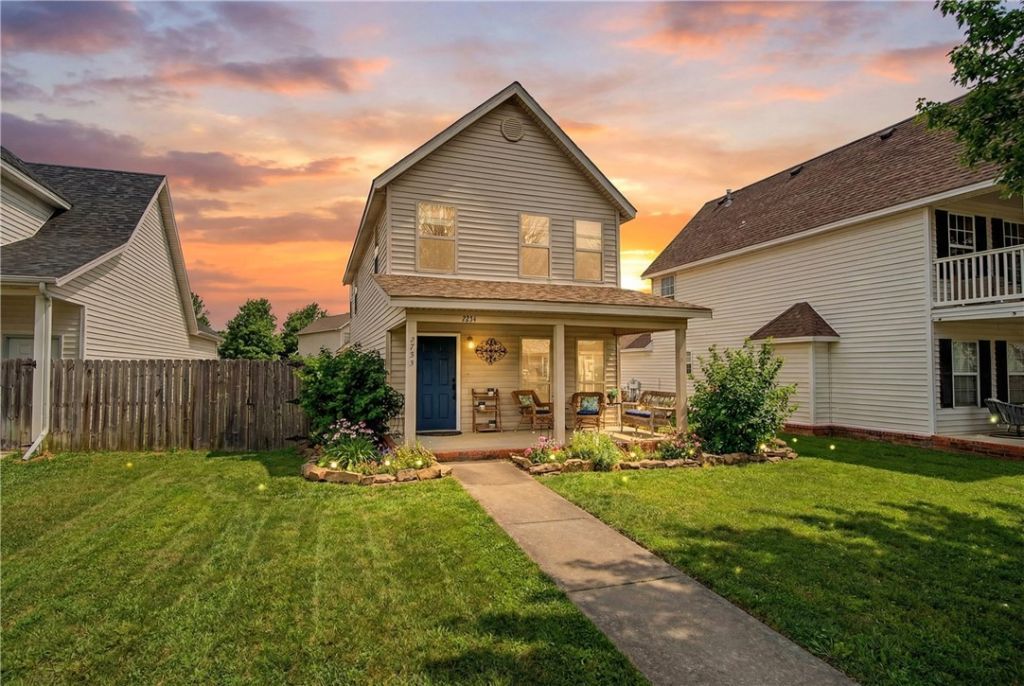 2733 N Westminster Drive, Fayetteville, AR 72704 Main Photo