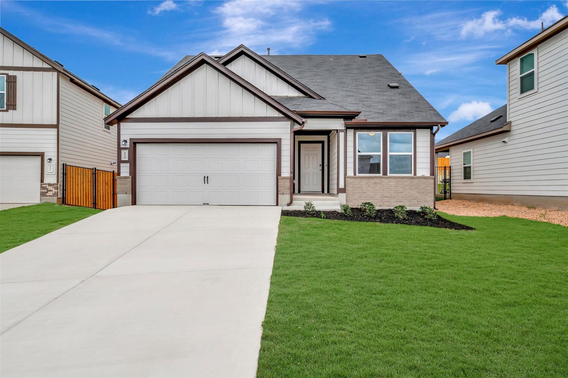 4525 Bridal Veil Dr, Austin, TX 78747 Main Photo