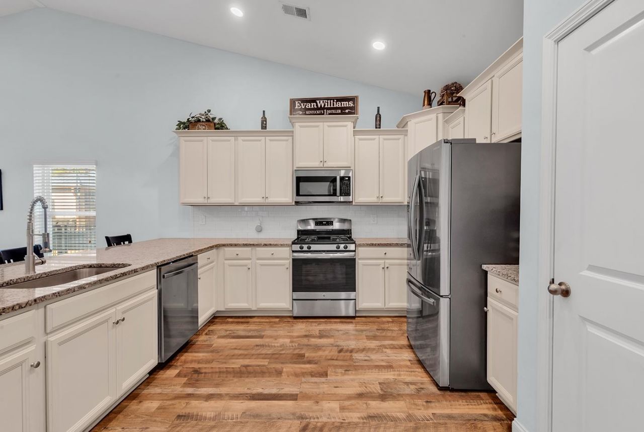 174 Southgate Ct. Photo 9