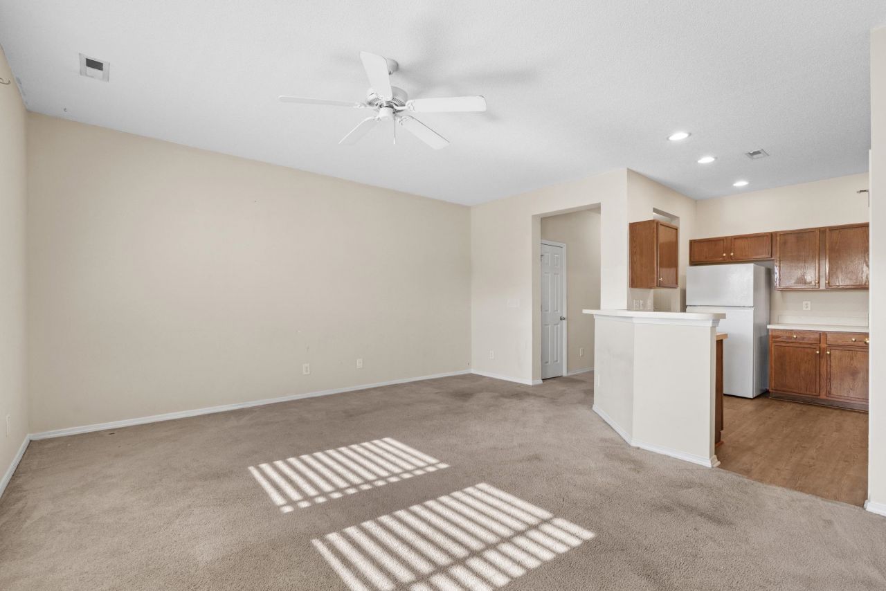 326 Kiskadee Loop  Photo 4