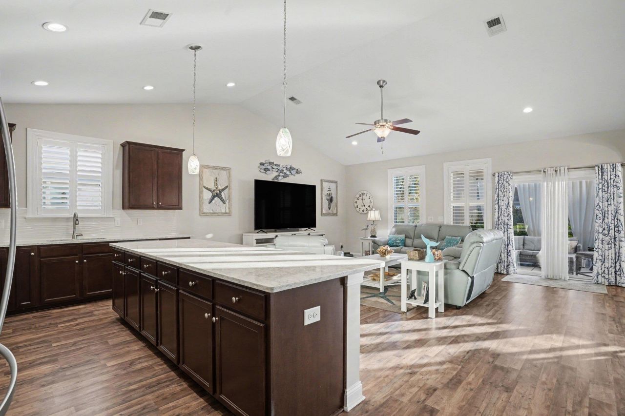 1581 Buckingham Ave. Photo 13