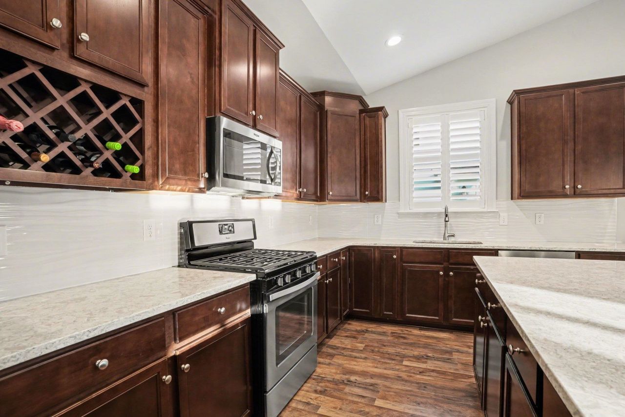 1581 Buckingham Ave. Photo 15