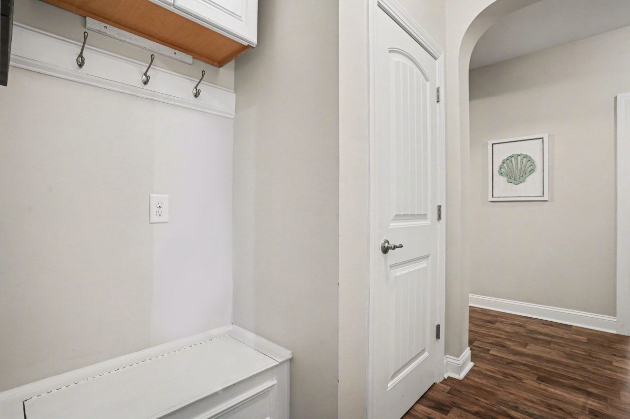 1581 Buckingham Ave. Photo 6