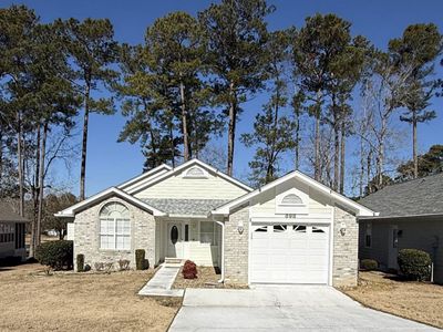 898 Knoll Dr., Little River, SC 29566