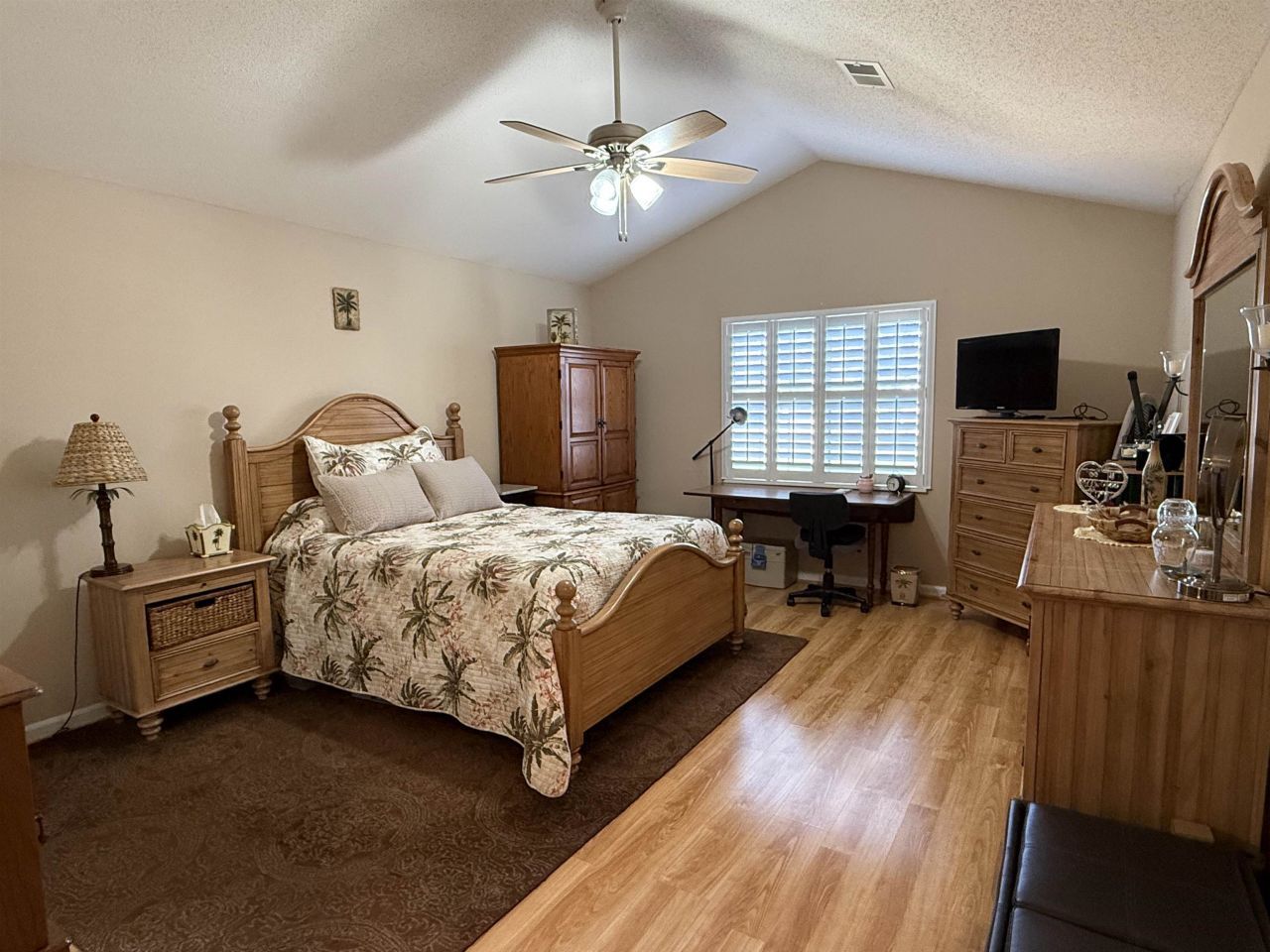 898 Knoll Dr. Photo 13