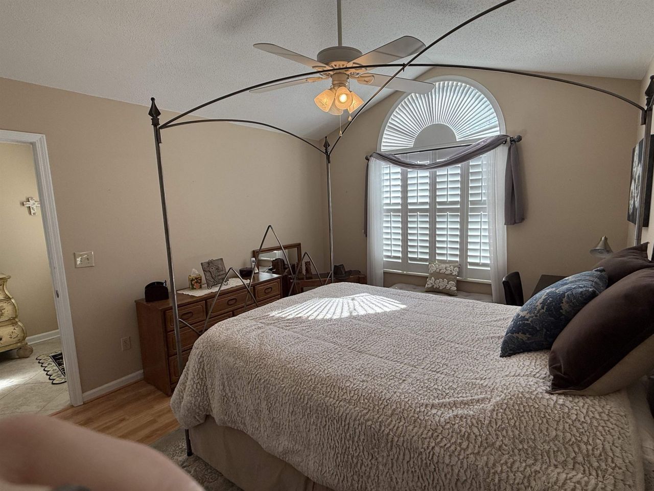 898 Knoll Dr. Photo 19