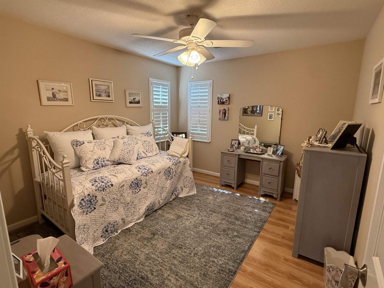 898 Knoll Dr. Photo 22