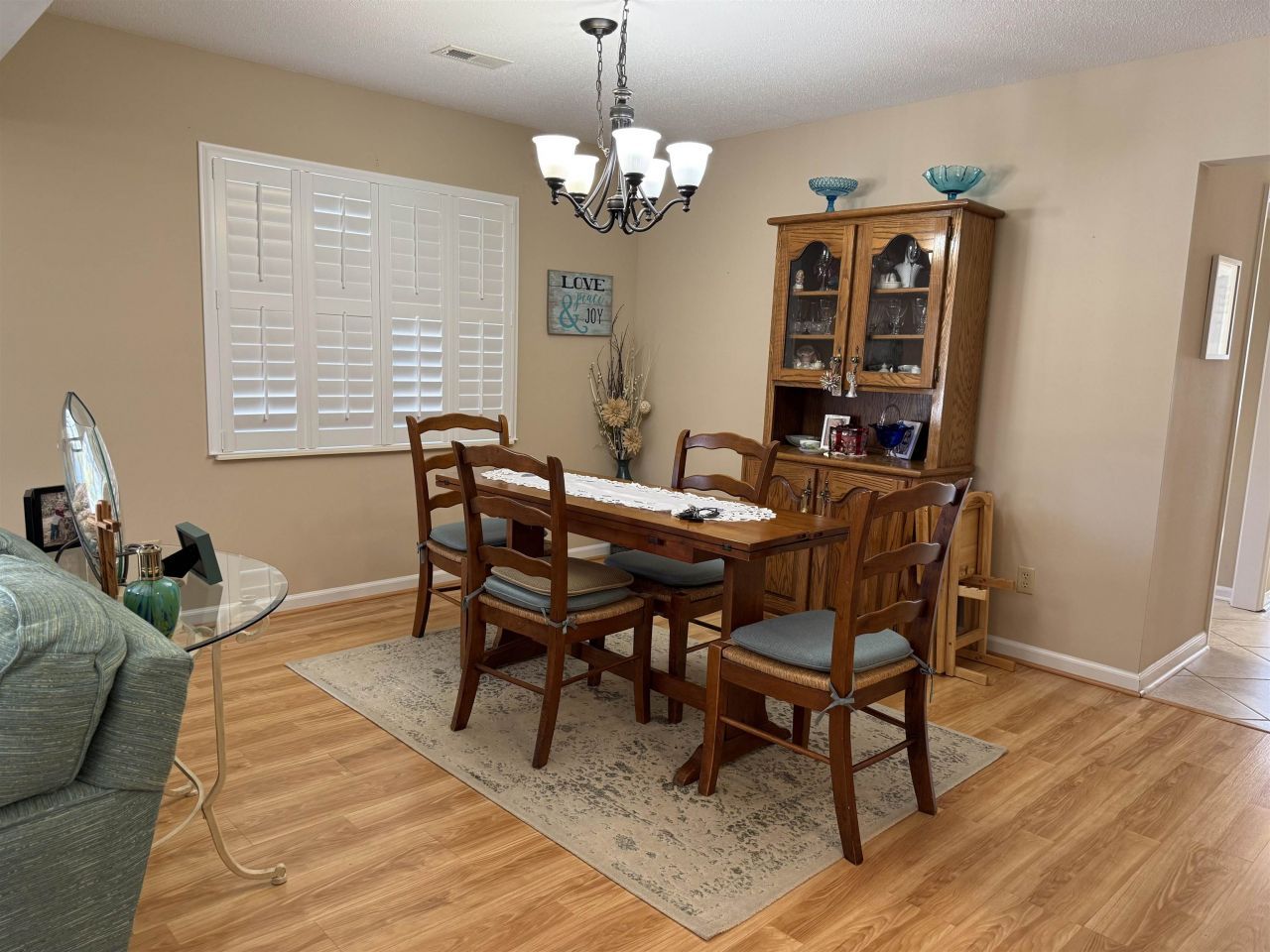 898 Knoll Dr. Photo 6