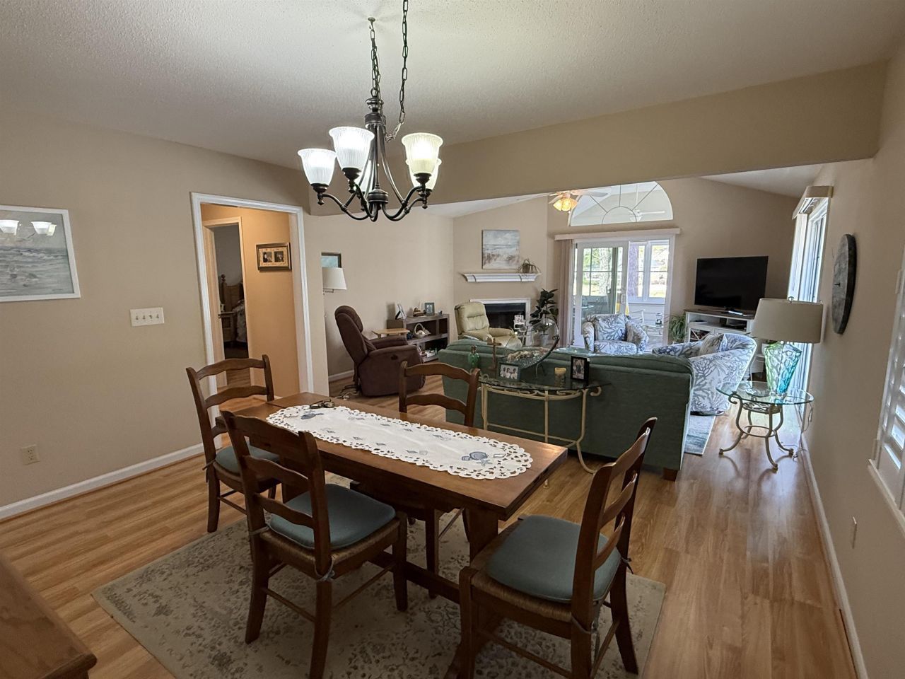 898 Knoll Dr. Photo 7