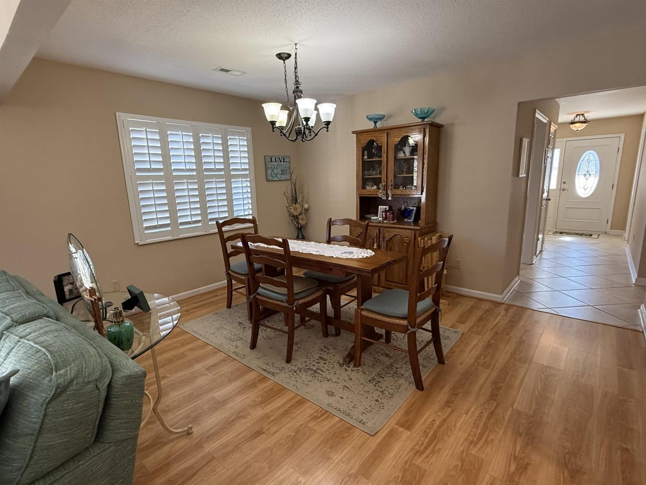 898 Knoll Dr. Photo 8