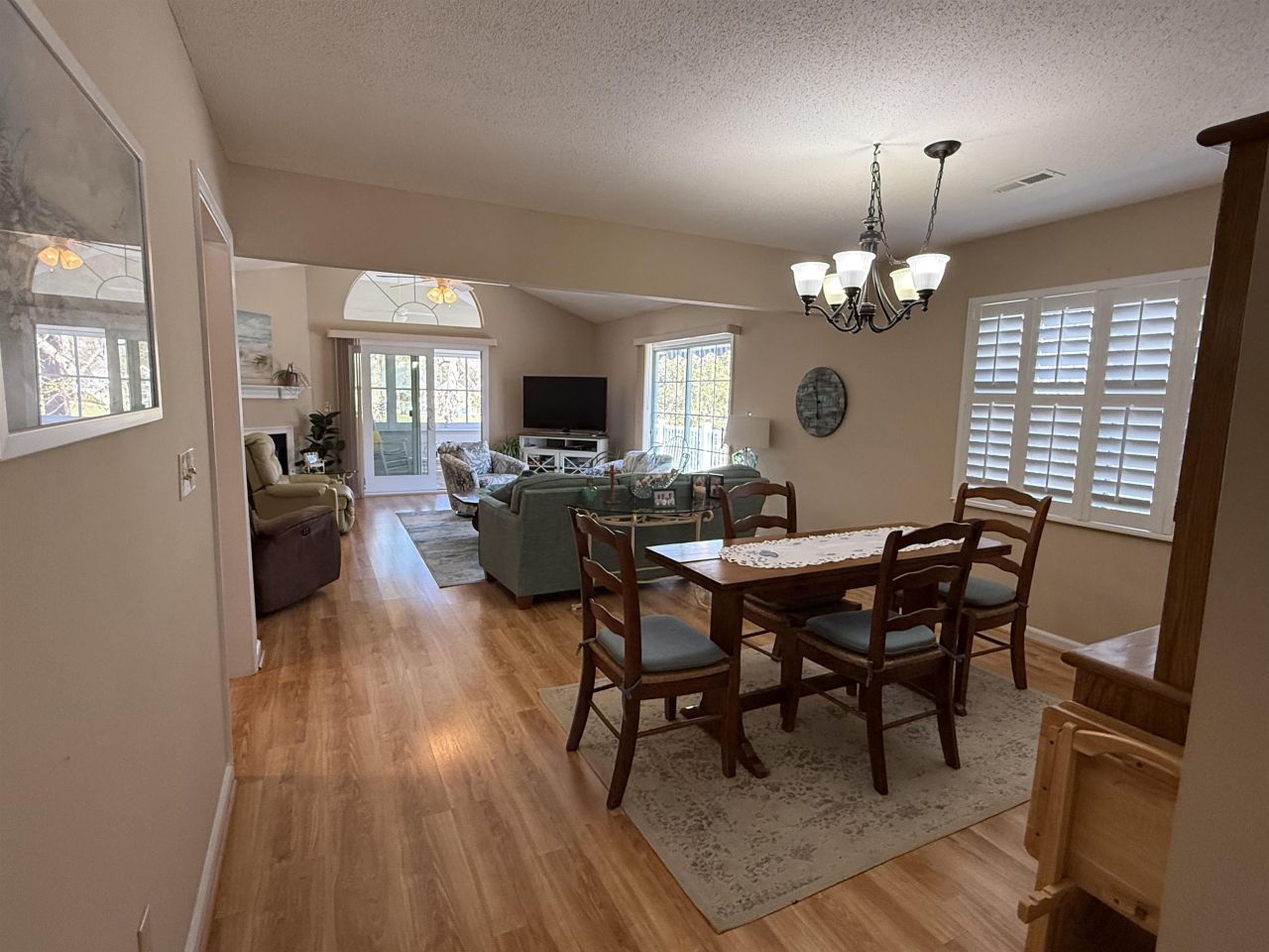 898 Knoll Dr. Photo 9