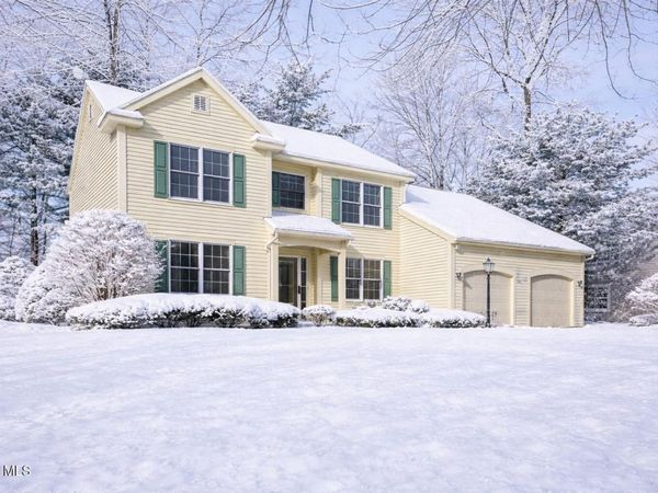 16 Coventry Drive, Clifton Park, NY 12065