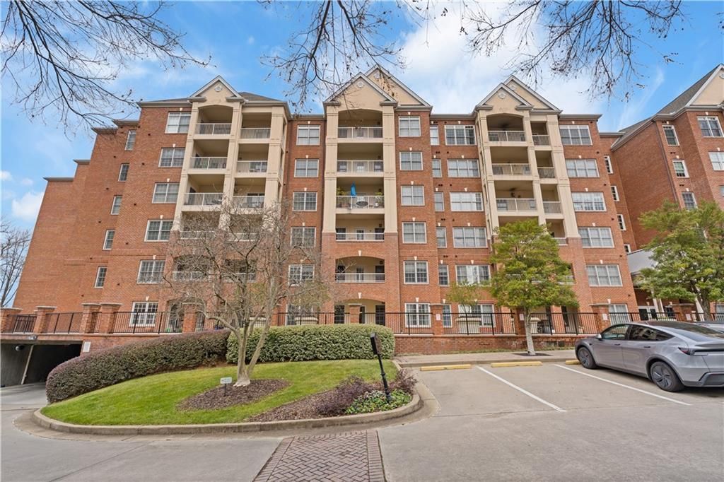 211 Colonial Homes Drive Nw, Unit 2106, Atlanta, GA 30309 Main Photo