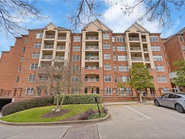 211 Colonial Homes Drive NW, Unit 2106, Atlanta, GA 30309