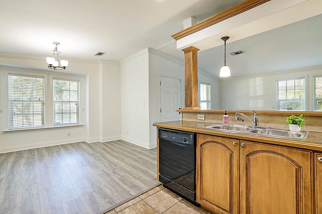 1102 19th Street, West Palm Beach, FL 33407 Photo