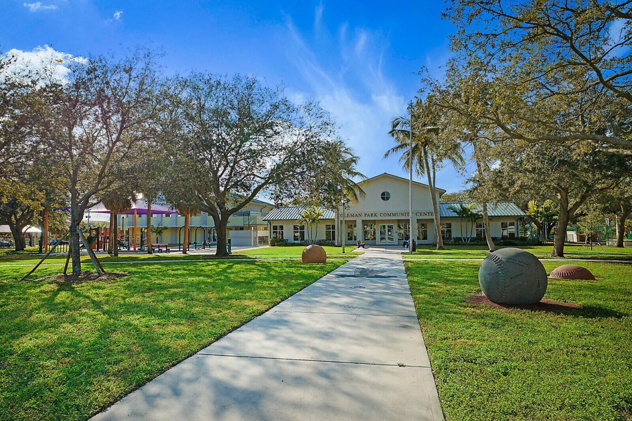 1102 19th Street, West Palm Beach, FL 33407 Photo