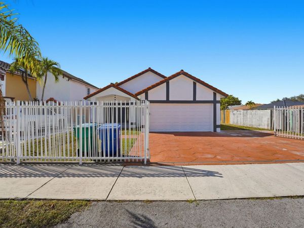 5860 SW 150th Ave, Miami, FL 33193