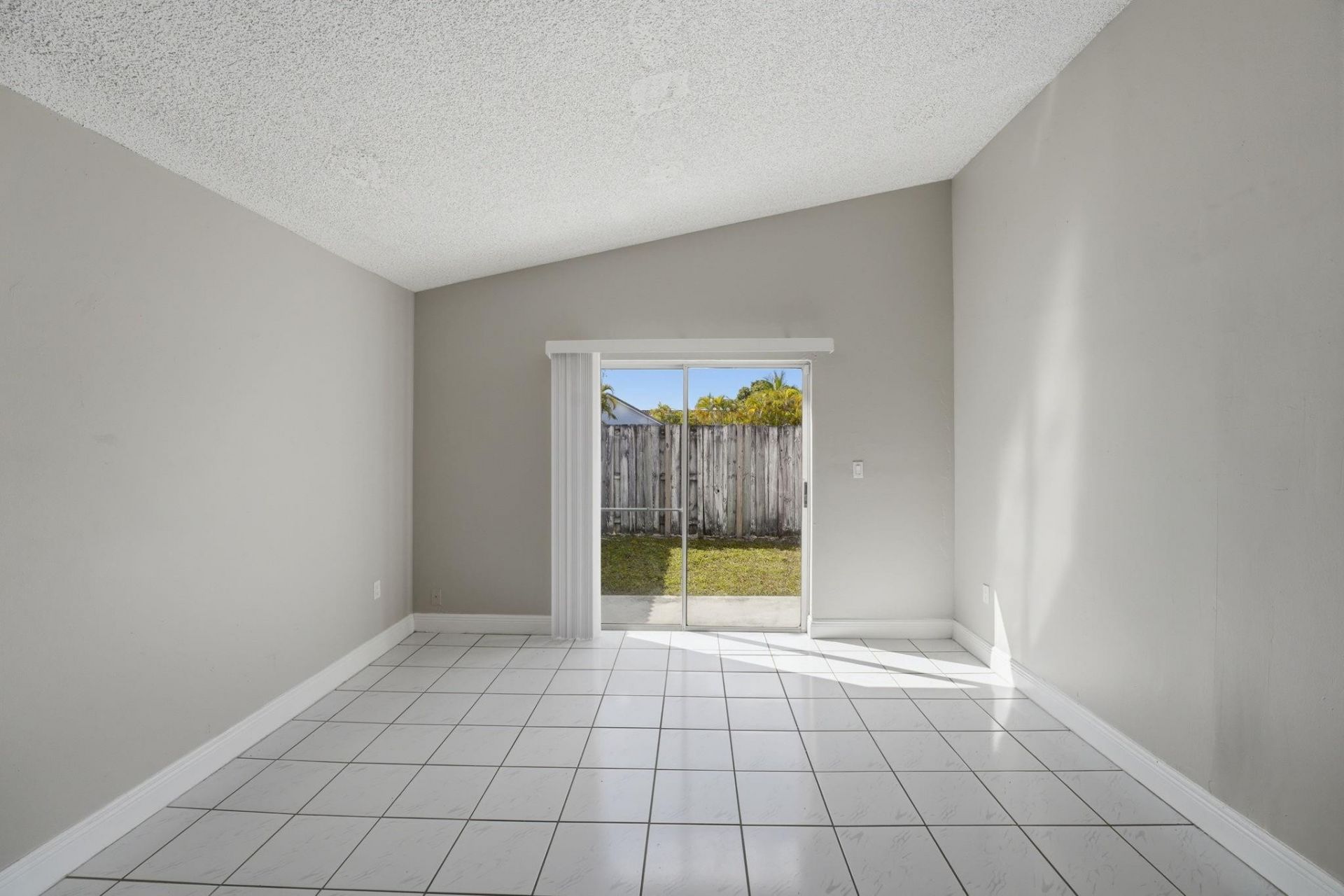 5860 SW 150th Avenue, Miami, FL 33193 Photo