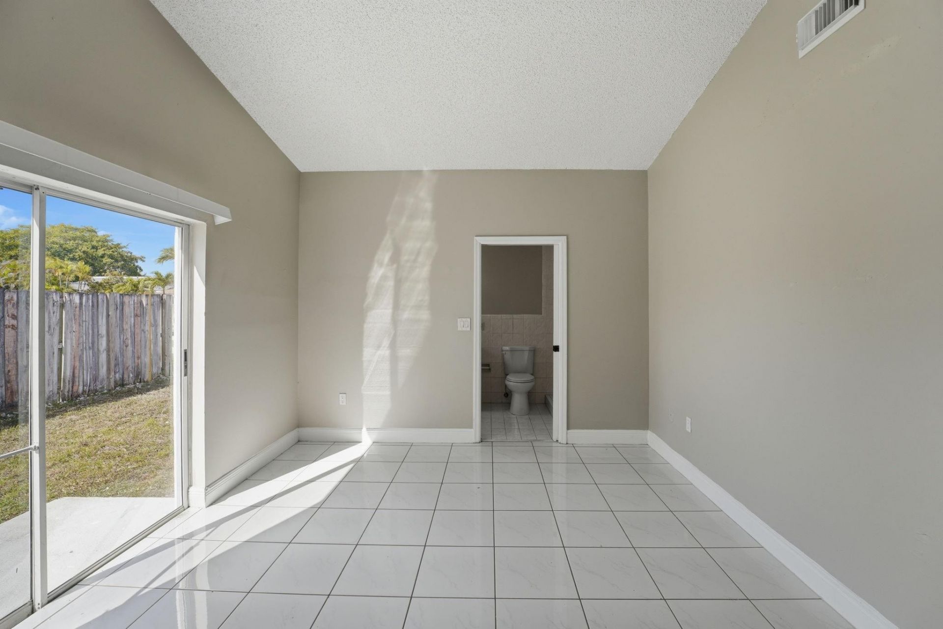 5860 SW 150th Avenue, Miami, FL 33193 Photo