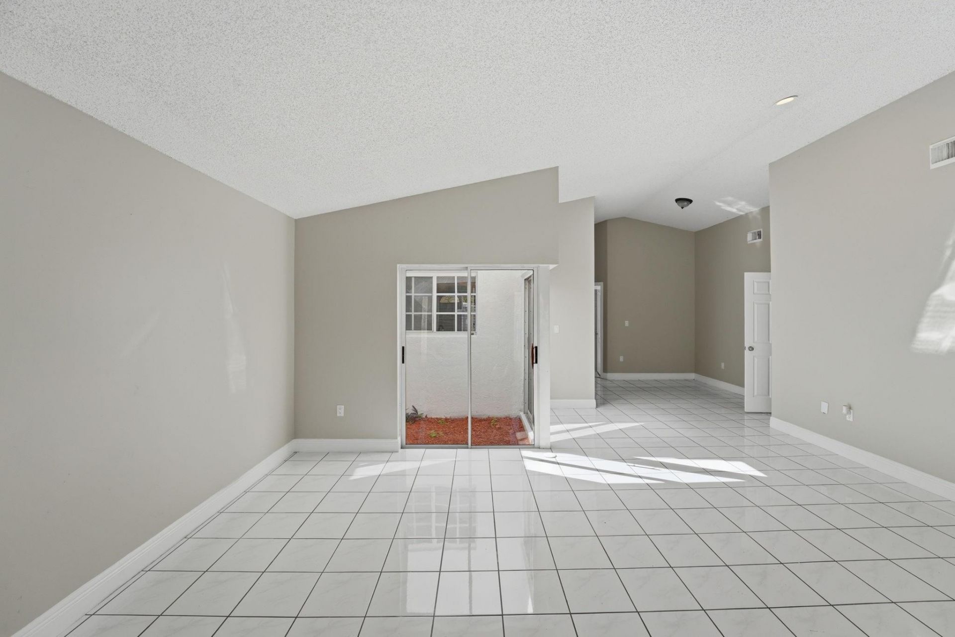 5860 SW 150th Avenue, Miami, FL 33193 Photo