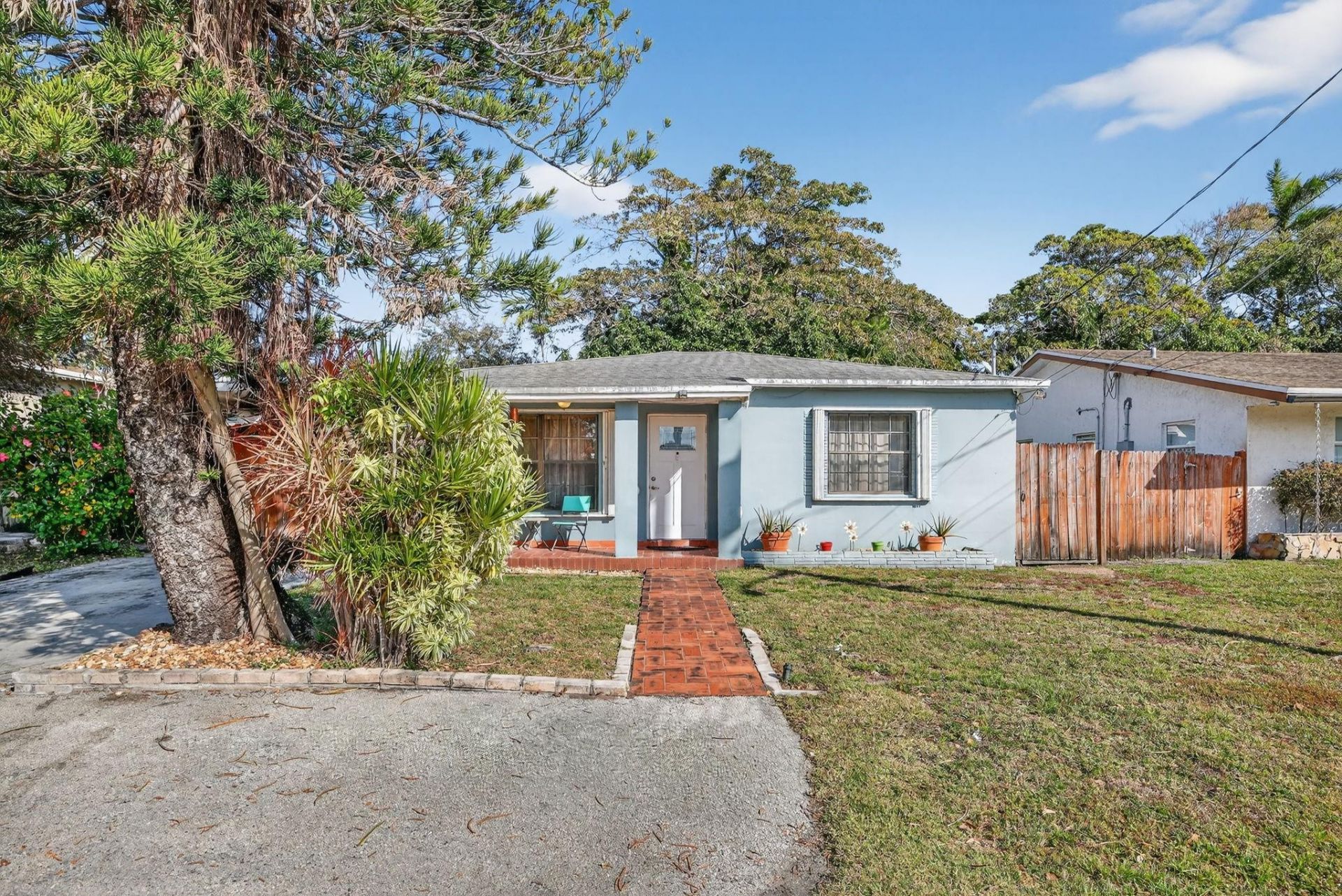 131 SW 7th Terrace, Hallandale Beach, FL 33009 Photo