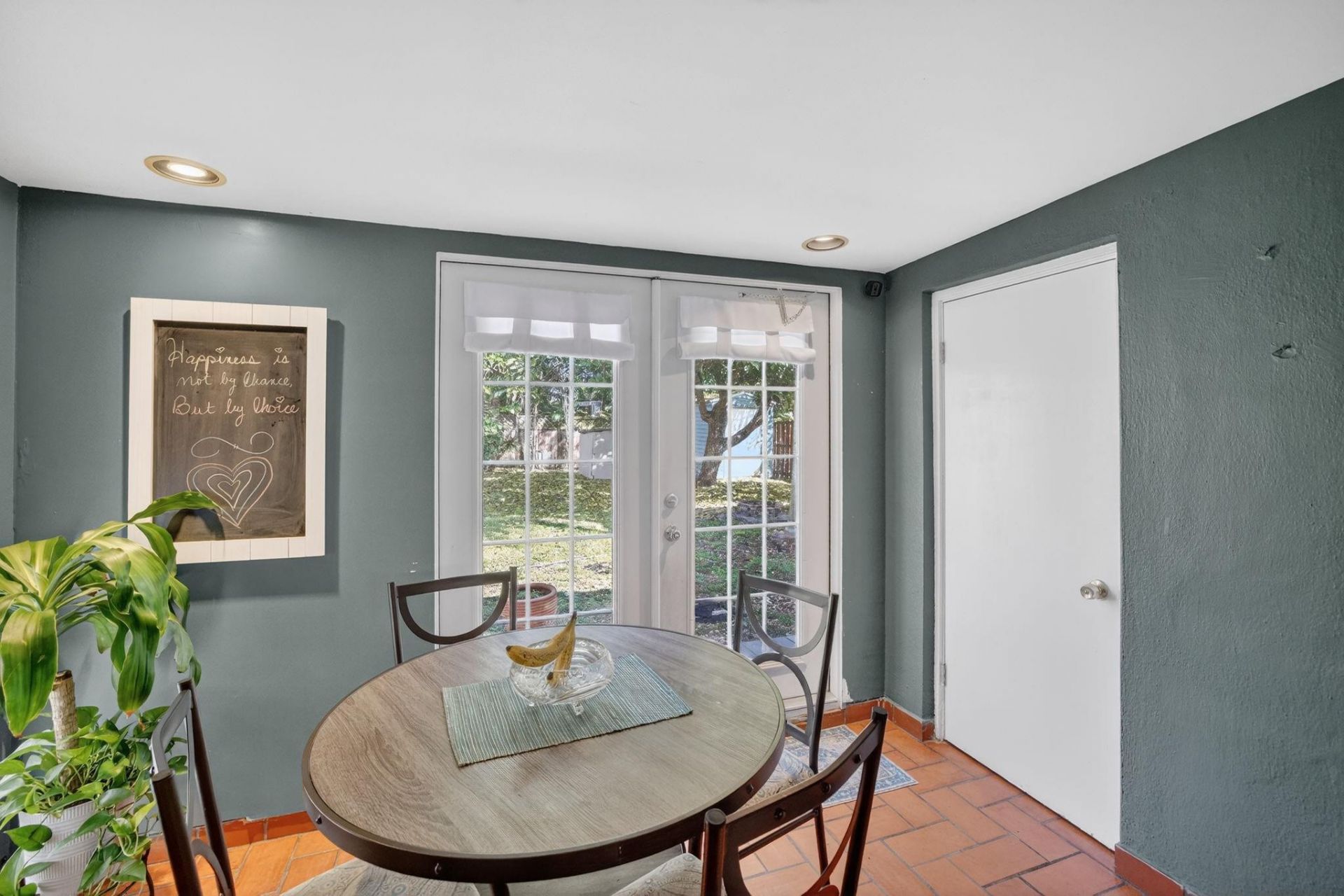 131 SW 7th Terrace, Hallandale Beach, FL 33009 Photo