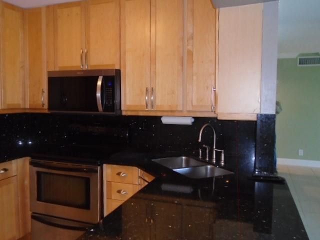 1800 N Andrews Avenue, Unit 4B, Fort Lauderdale, FL 33311 Photo