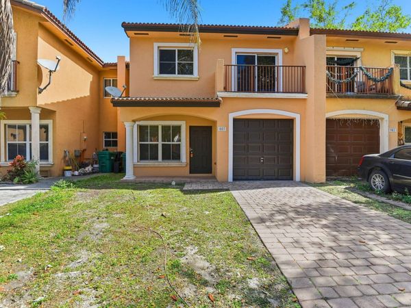 885 SW 6th Ct, Homestead, FL 33034