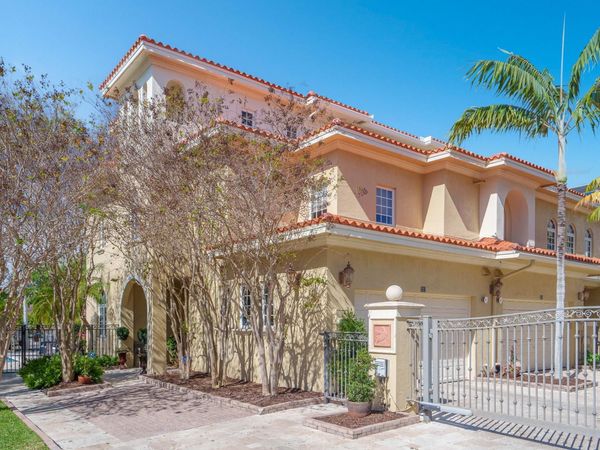 237 Garden Ct, Lauderdale By The Sea, FL 33308